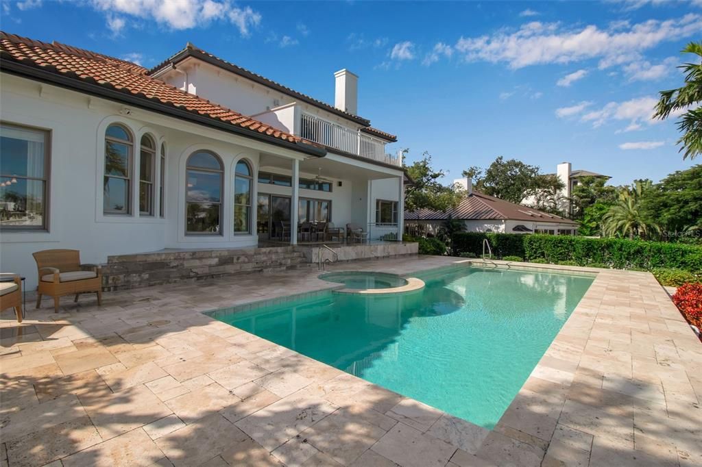 Activo con contrato: $5,985,000 (4 camas, 4 baños, 5310 Pies cuadrados)
