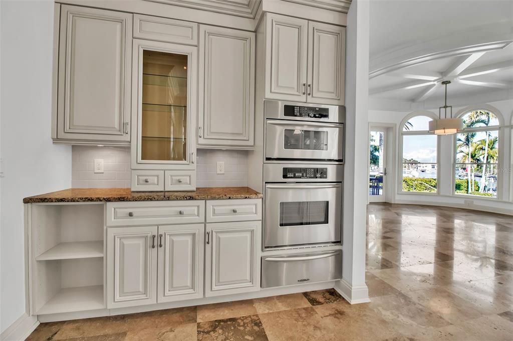 Activo con contrato: $5,985,000 (4 camas, 4 baños, 5310 Pies cuadrados)