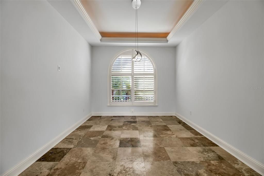 Activo con contrato: $5,985,000 (4 camas, 4 baños, 5310 Pies cuadrados)