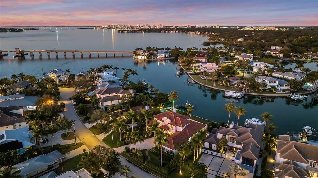 Activo con contrato: $5,985,000 (4 camas, 4 baños, 5310 Pies cuadrados)