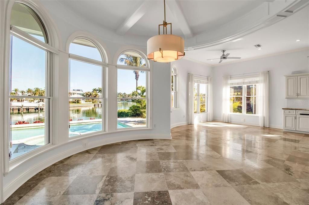 Activo con contrato: $5,985,000 (4 camas, 4 baños, 5310 Pies cuadrados)