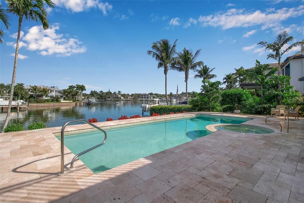 Activo con contrato: $5,985,000 (4 camas, 4 baños, 5310 Pies cuadrados)