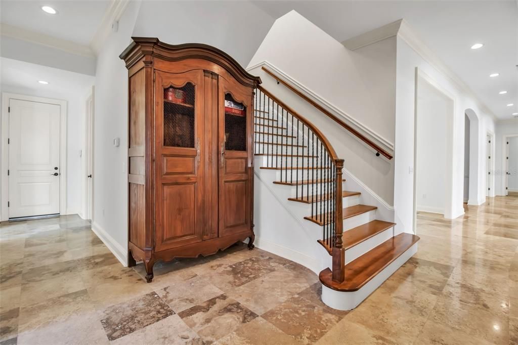 Activo con contrato: $5,985,000 (4 camas, 4 baños, 5310 Pies cuadrados)
