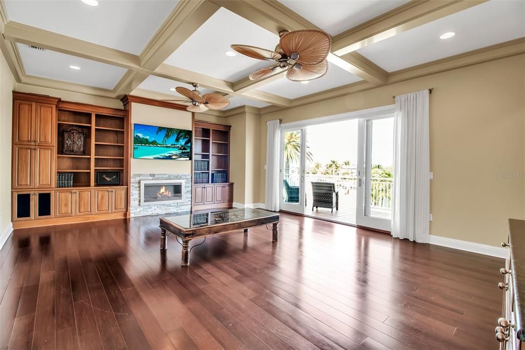 Activo con contrato: $5,985,000 (4 camas, 4 baños, 5310 Pies cuadrados)