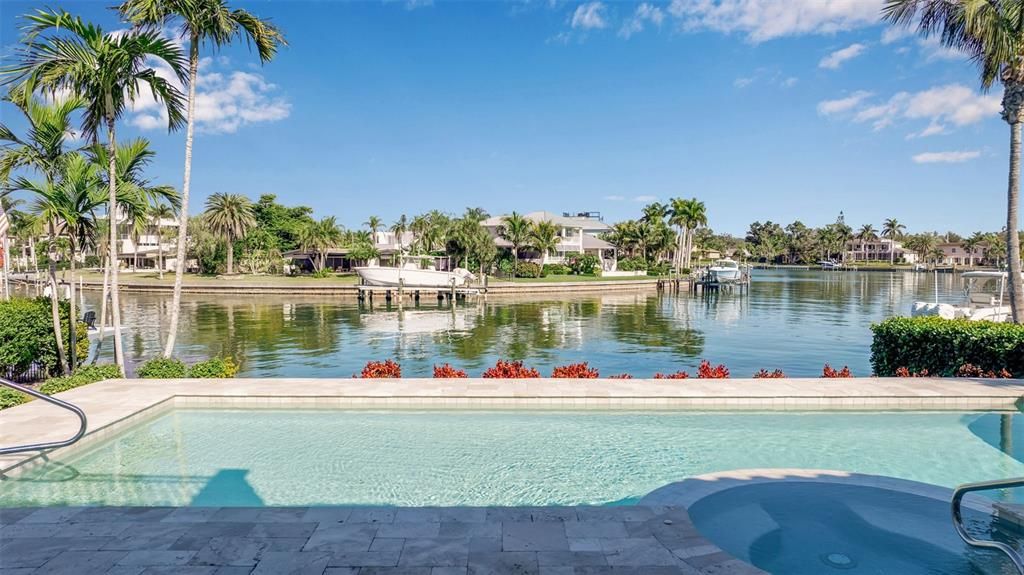 Activo con contrato: $5,985,000 (4 camas, 4 baños, 5310 Pies cuadrados)