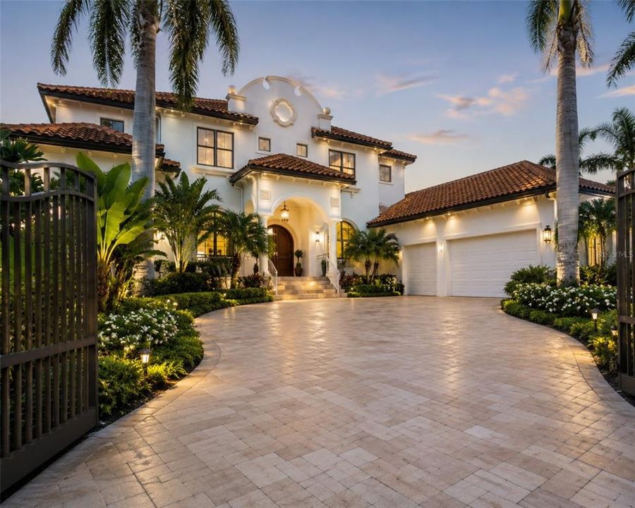 Activo con contrato: $5,985,000 (4 camas, 4 baños, 5310 Pies cuadrados)