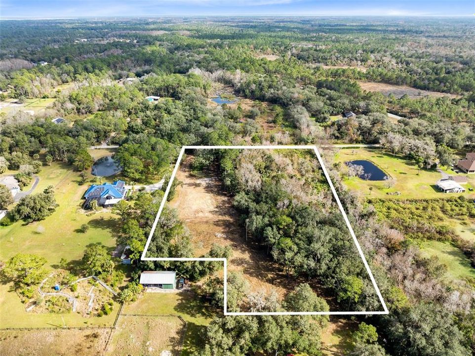 На продажу: $539,500 (5.60 acres)