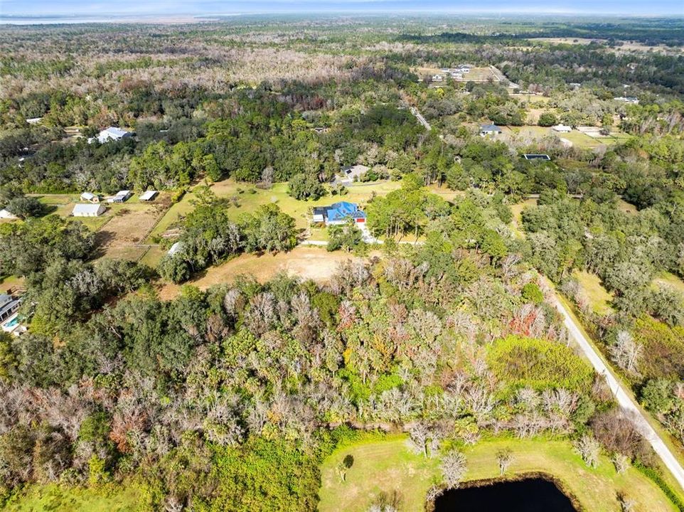 На продажу: $539,500 (5.60 acres)