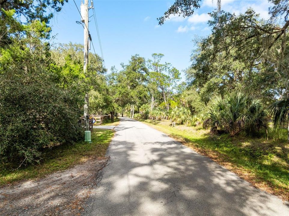 На продажу: $539,500 (5.60 acres)