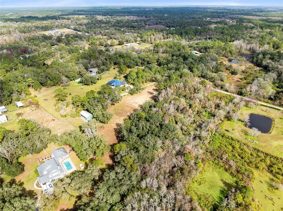 На продажу: $539,500 (5.60 acres)