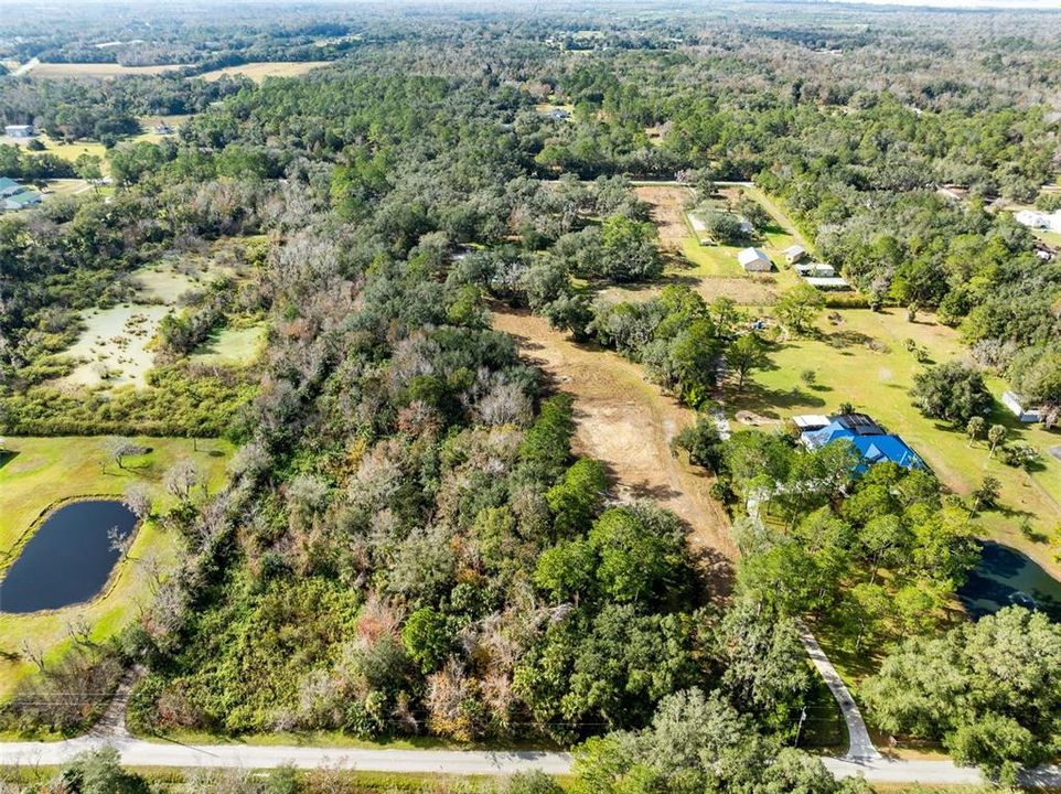 На продажу: $539,500 (5.60 acres)