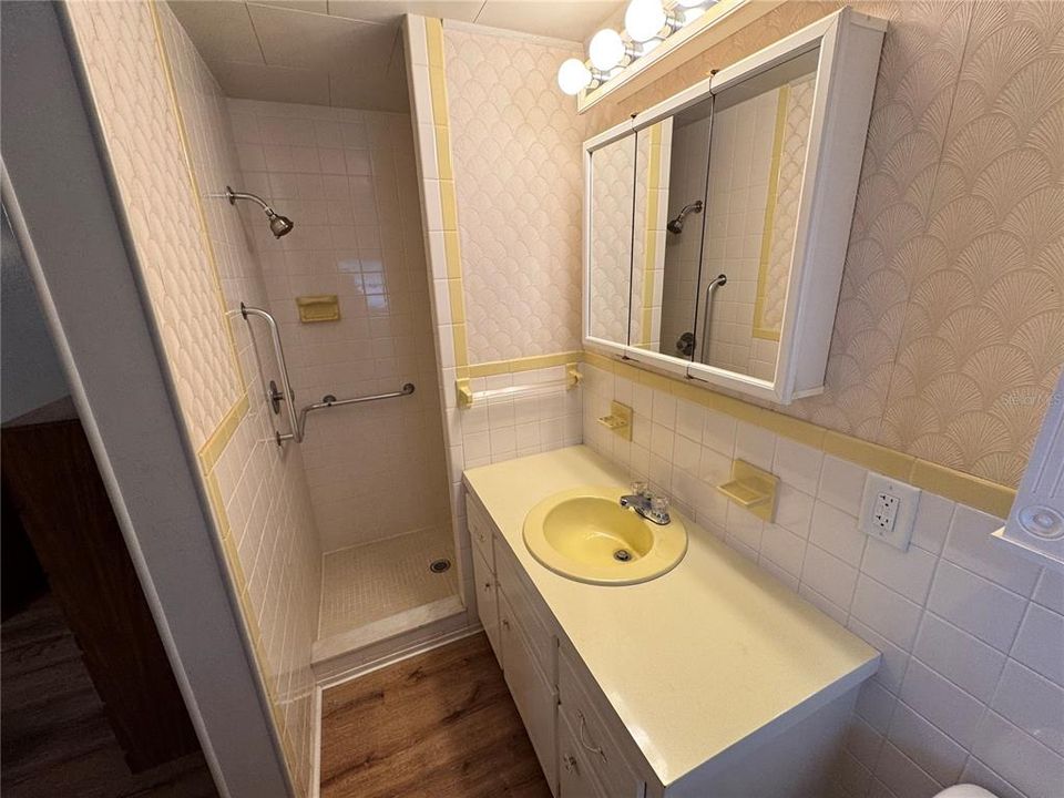 На продажу: $87,000 (2 спален, 2 ванн, 945 Квадратных фут)