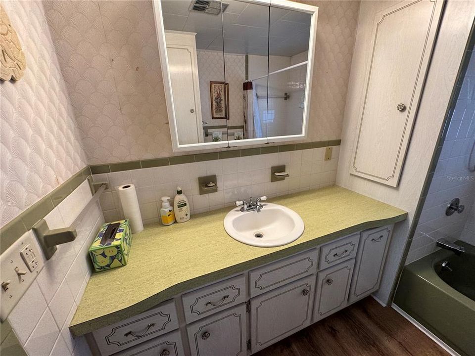 На продажу: $87,000 (2 спален, 2 ванн, 945 Квадратных фут)