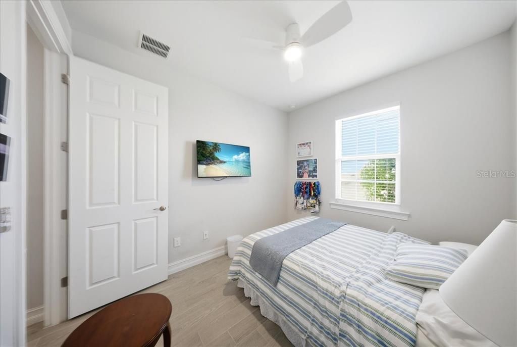 На продажу: $480,000 (2 спален, 2 ванн, 1496 Квадратных фут)