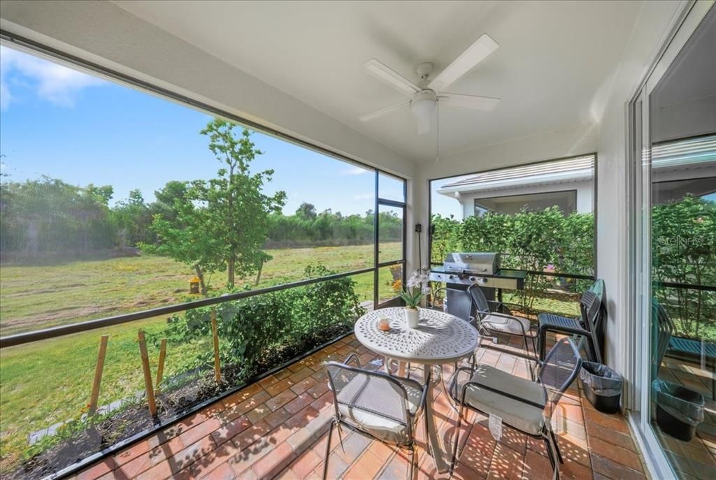 На продажу: $480,000 (2 спален, 2 ванн, 1496 Квадратных фут)