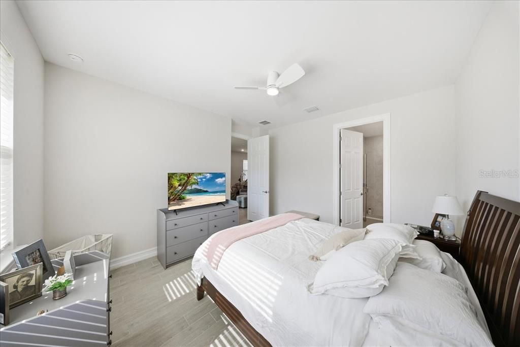 На продажу: $480,000 (2 спален, 2 ванн, 1496 Квадратных фут)