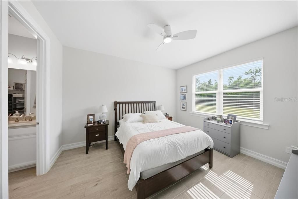 На продажу: $480,000 (2 спален, 2 ванн, 1496 Квадратных фут)