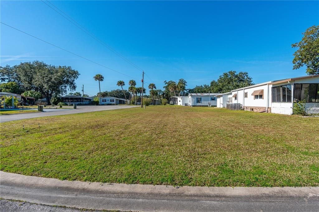 待售: $67,000 (0.11 acres)