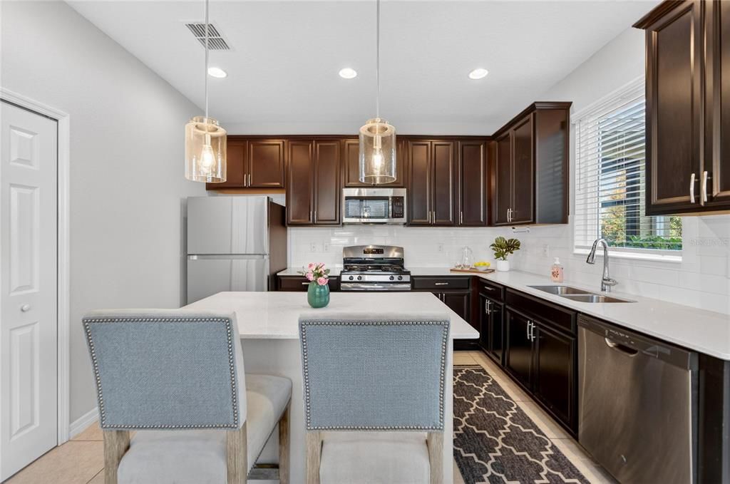 En Venta: $334,900 (3 camas, 2 baños, 1774 Pies cuadrados)