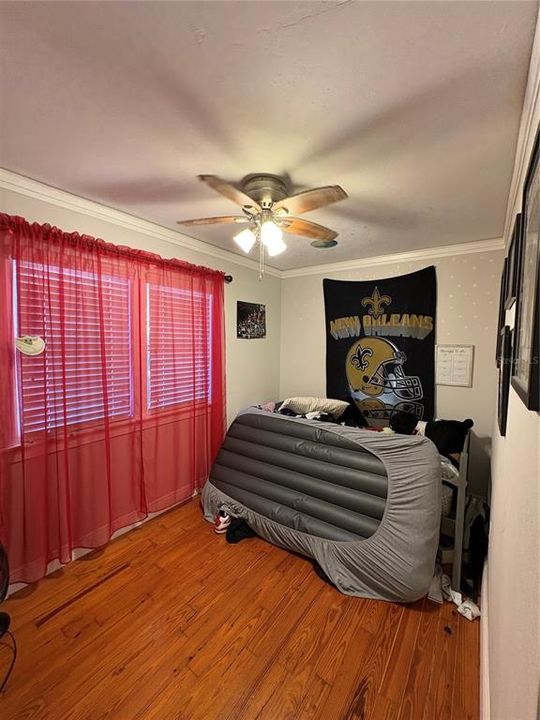 For Sale: $299,000 (3 beds, 1 baths, 1100 Square Feet)