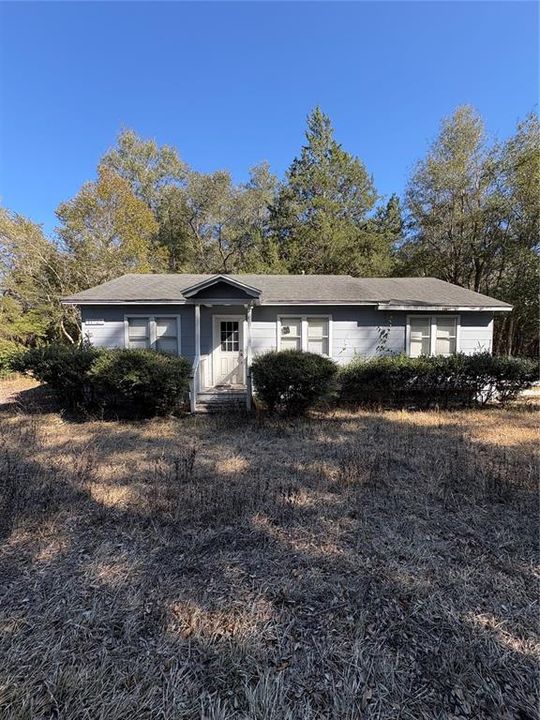 For Sale: $299,000 (3 beds, 1 baths, 1100 Square Feet)