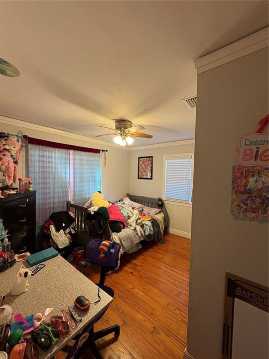 For Sale: $299,000 (3 beds, 1 baths, 1100 Square Feet)