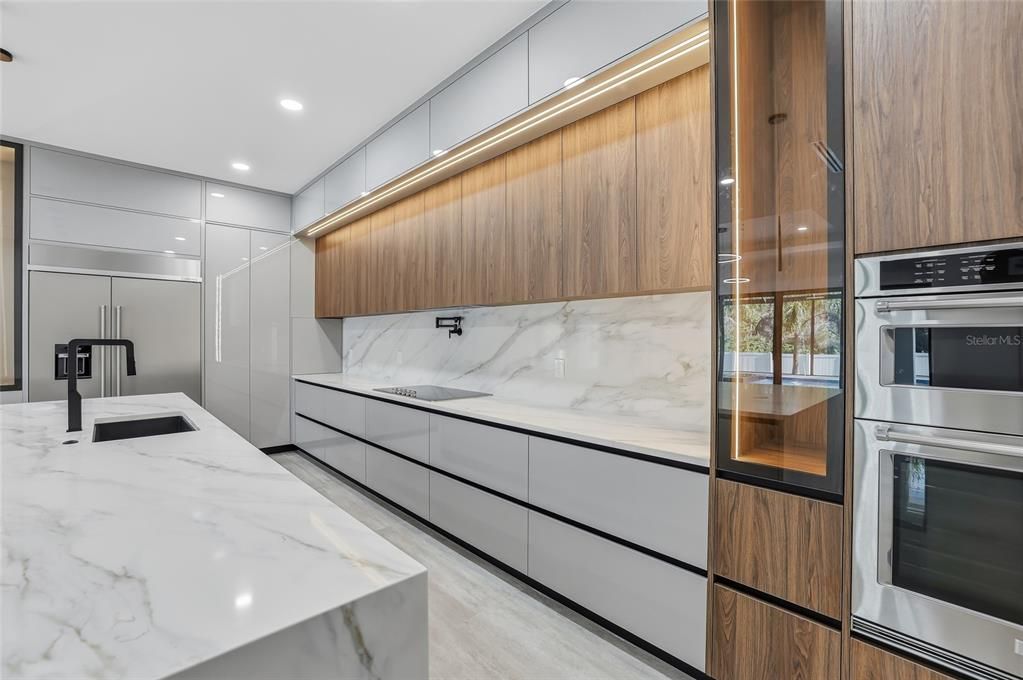 En Venta: $2,465,000 (4 camas, 3 baños, 4246 Pies cuadrados)