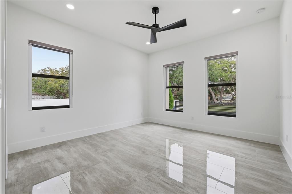 En Venta: $2,465,000 (4 camas, 3 baños, 4246 Pies cuadrados)