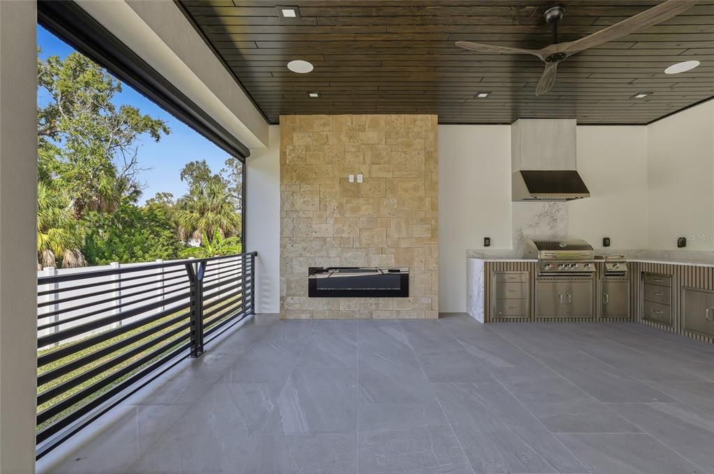 En Venta: $2,465,000 (4 camas, 3 baños, 4246 Pies cuadrados)