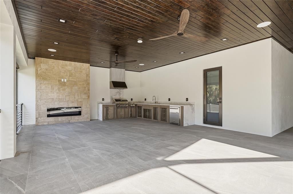 En Venta: $2,465,000 (4 camas, 3 baños, 4246 Pies cuadrados)