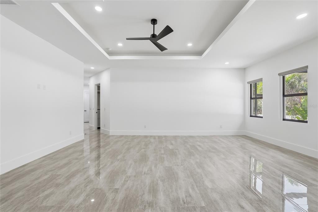 En Venta: $2,465,000 (4 camas, 3 baños, 4246 Pies cuadrados)