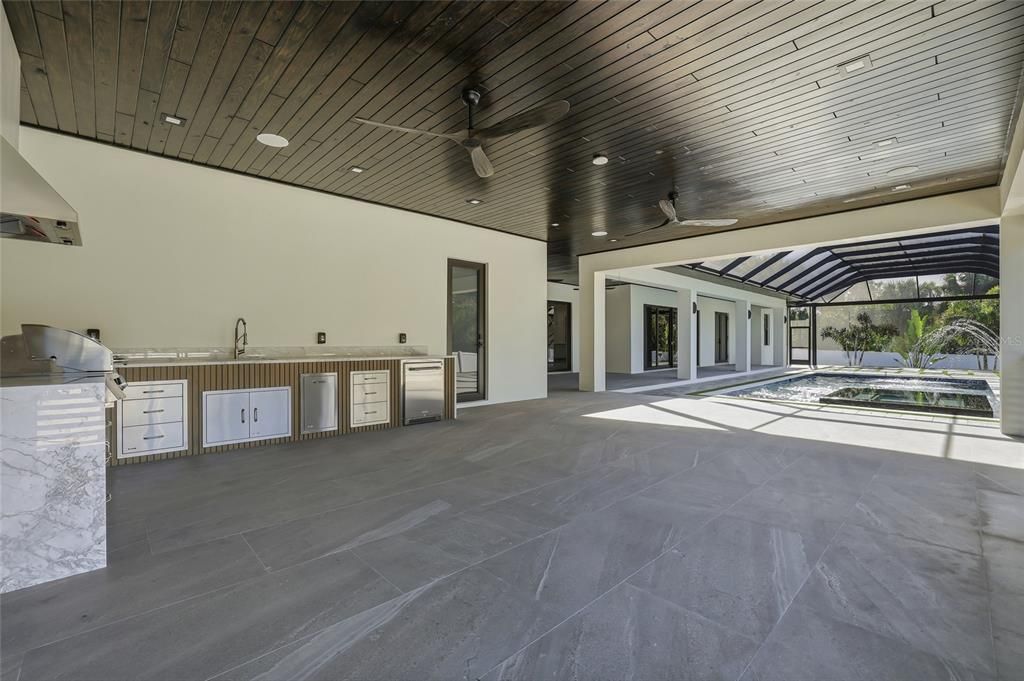 En Venta: $2,465,000 (4 camas, 3 baños, 4246 Pies cuadrados)