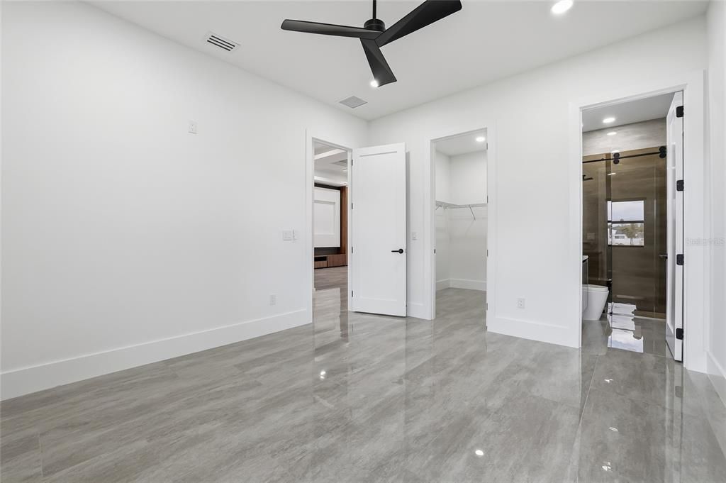 En Venta: $2,465,000 (4 camas, 3 baños, 4246 Pies cuadrados)