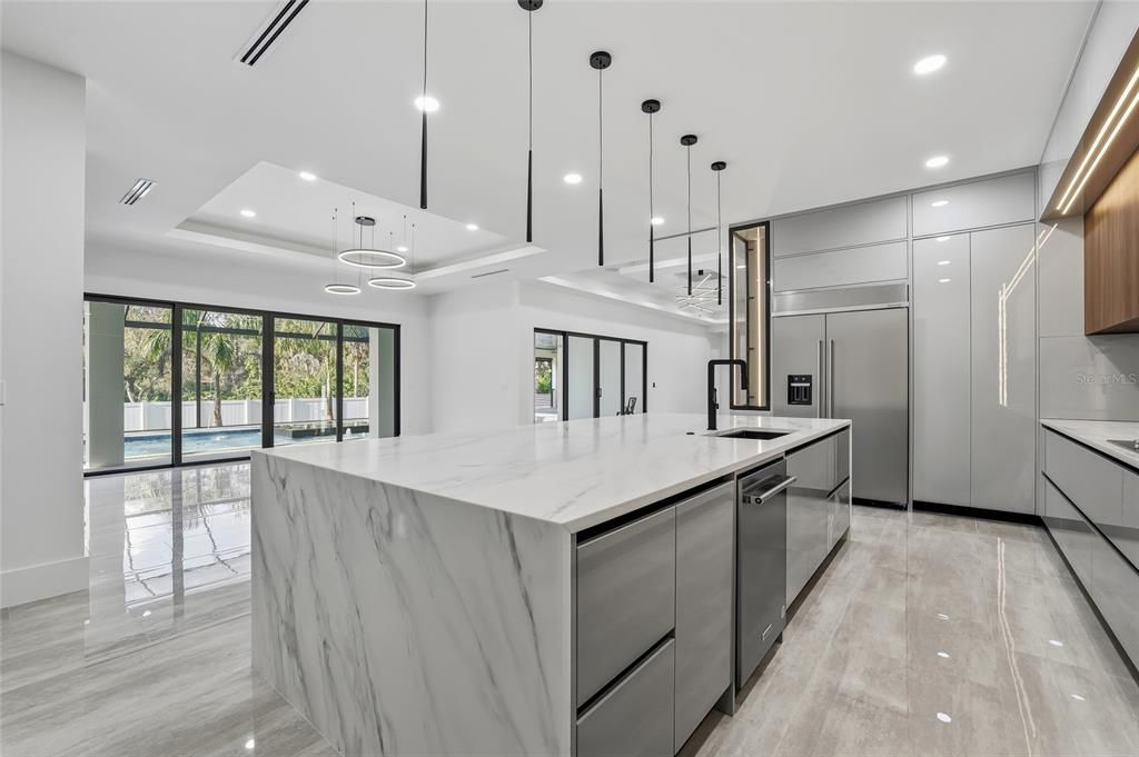 En Venta: $2,465,000 (4 camas, 3 baños, 4246 Pies cuadrados)
