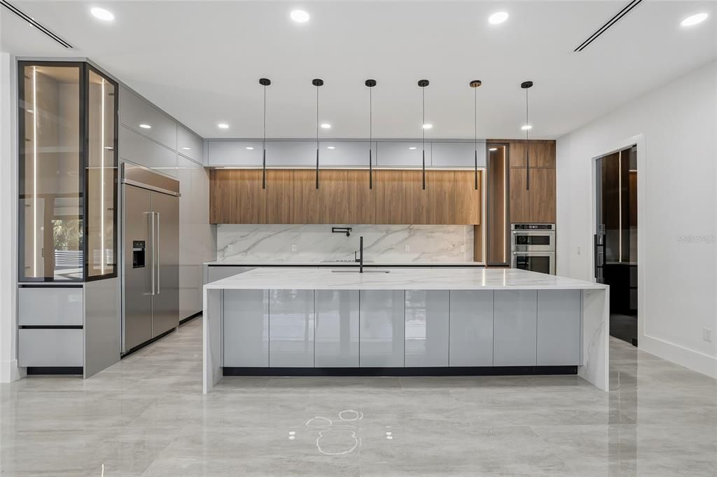 En Venta: $2,465,000 (4 camas, 3 baños, 4246 Pies cuadrados)