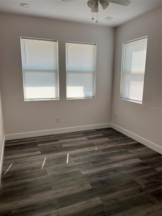 Active With Contract: $2,050 (3 beds, 2 baths, 1083 Square Feet)