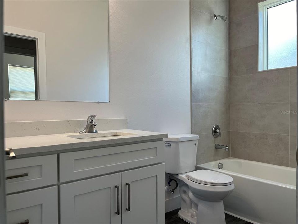 Active With Contract: $2,050 (3 beds, 2 baths, 1083 Square Feet)