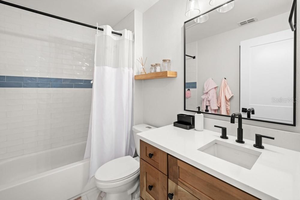 Activo con contrato: $495,500 (3 camas, 2 baños, 1640 Pies cuadrados)