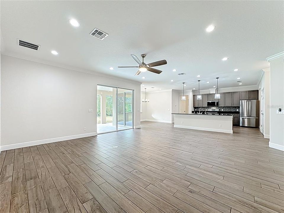 For Sale: $690,000 (4 beds, 3 baths, 2927 Square Feet)