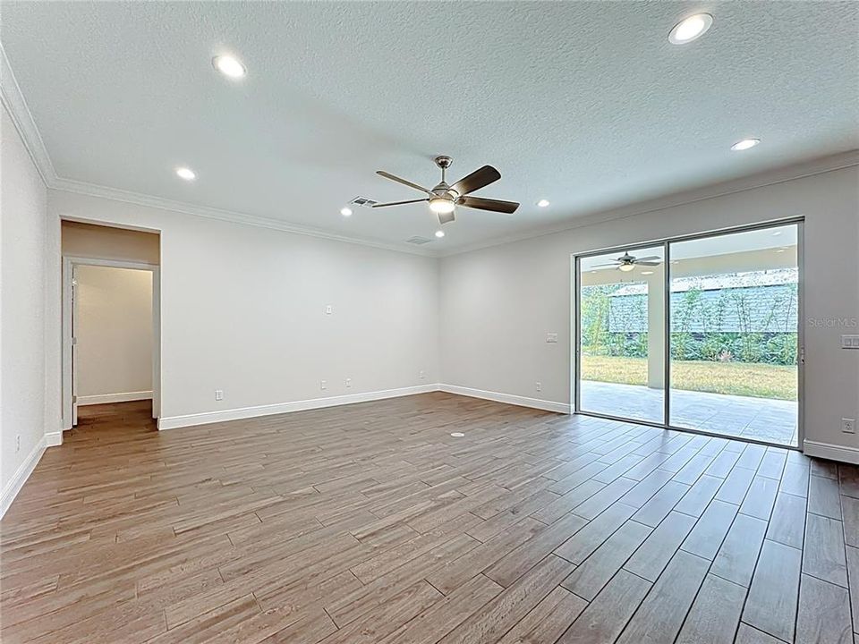 For Sale: $690,000 (4 beds, 3 baths, 2927 Square Feet)