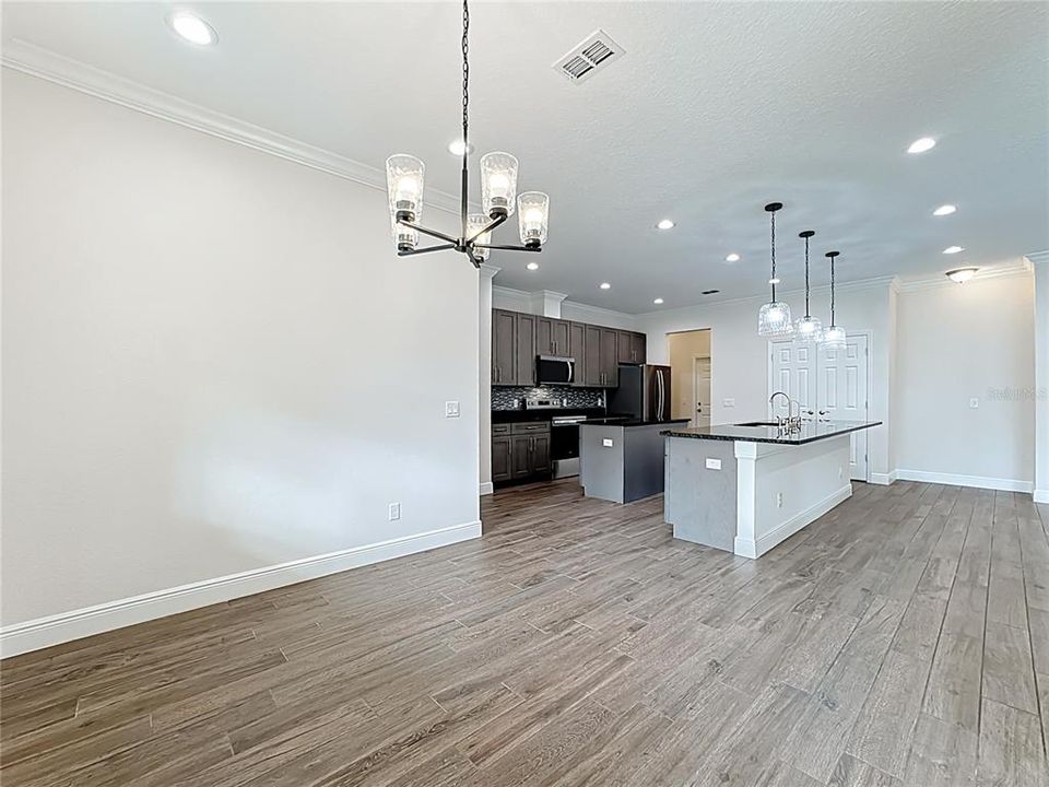 For Sale: $690,000 (4 beds, 3 baths, 2927 Square Feet)