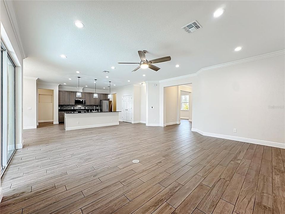 For Sale: $690,000 (4 beds, 3 baths, 2927 Square Feet)