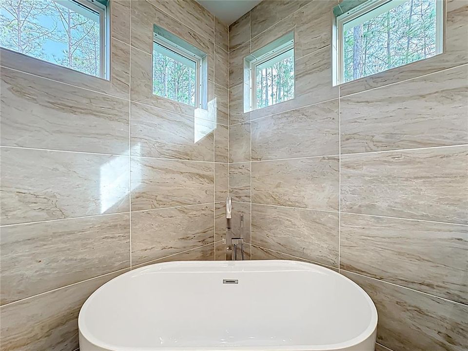 For Sale: $690,000 (4 beds, 3 baths, 2927 Square Feet)
