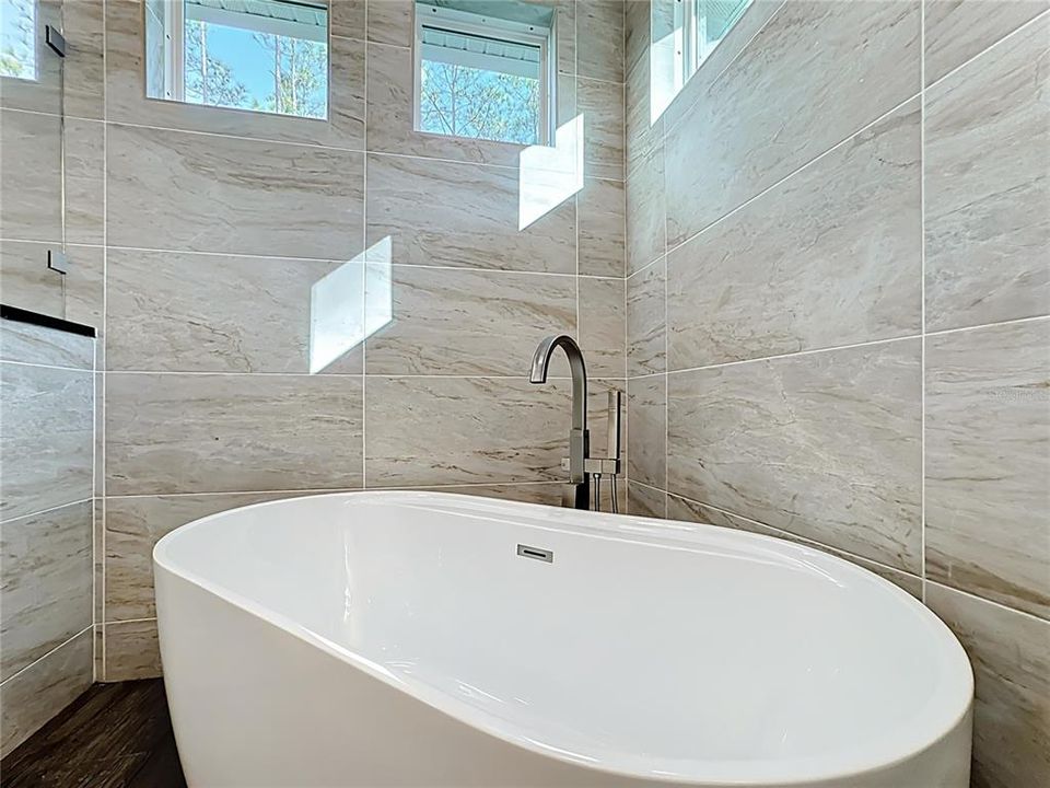 For Sale: $690,000 (4 beds, 3 baths, 2927 Square Feet)