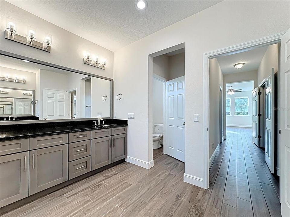 For Sale: $690,000 (4 beds, 3 baths, 2927 Square Feet)