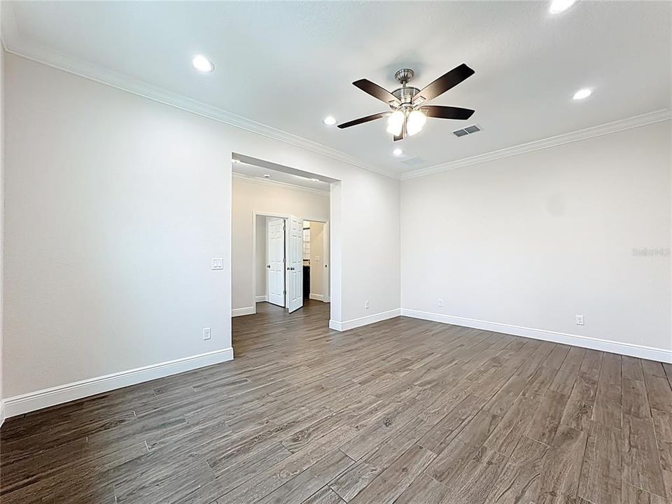For Sale: $690,000 (4 beds, 3 baths, 2927 Square Feet)