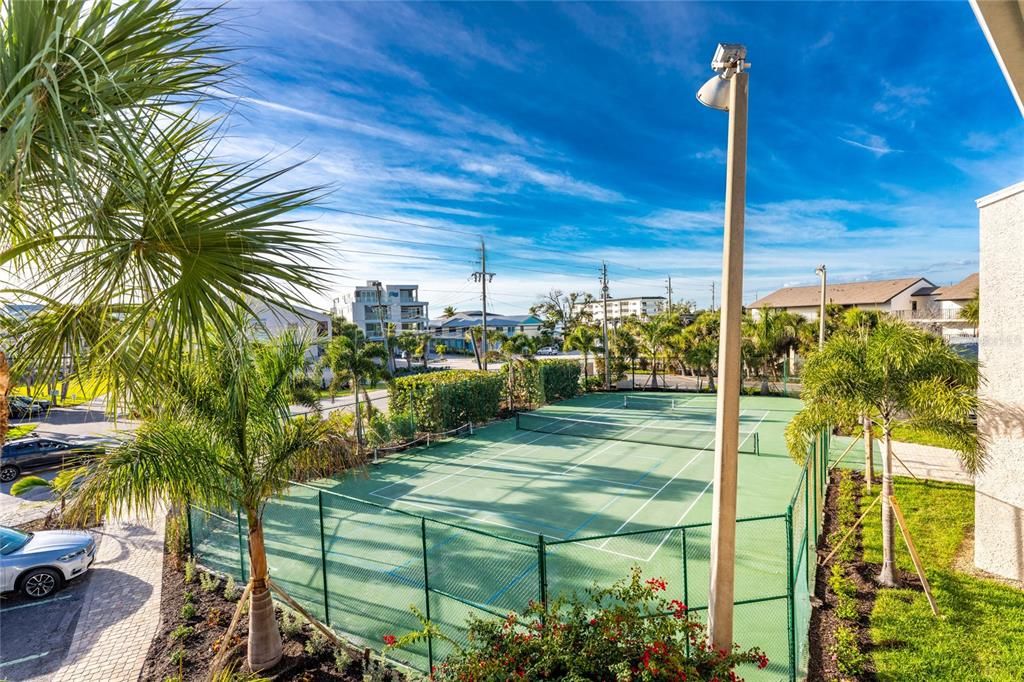 На продажу: $479,000 (2 спален, 2 ванн, 1293 Квадратных фут)