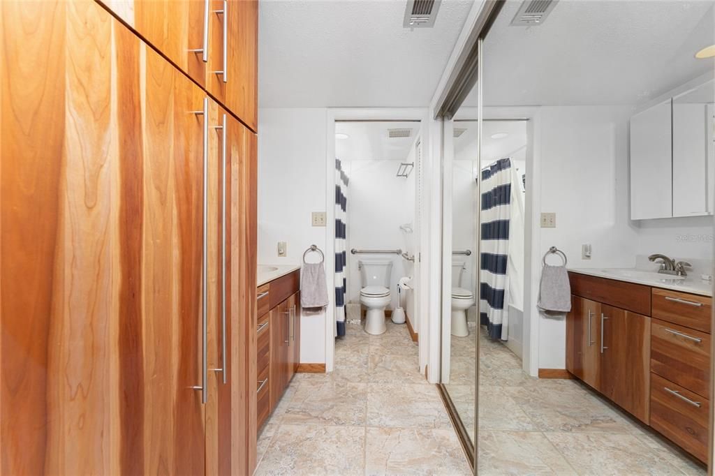 На продажу: $479,000 (2 спален, 2 ванн, 1293 Квадратных фут)