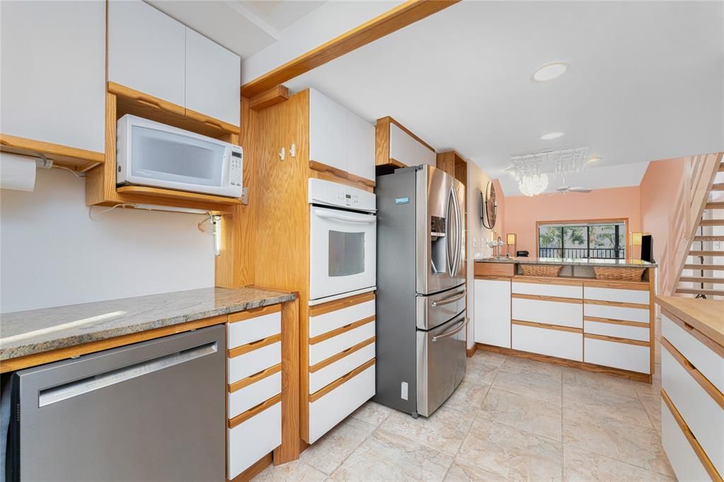 На продажу: $479,000 (2 спален, 2 ванн, 1293 Квадратных фут)