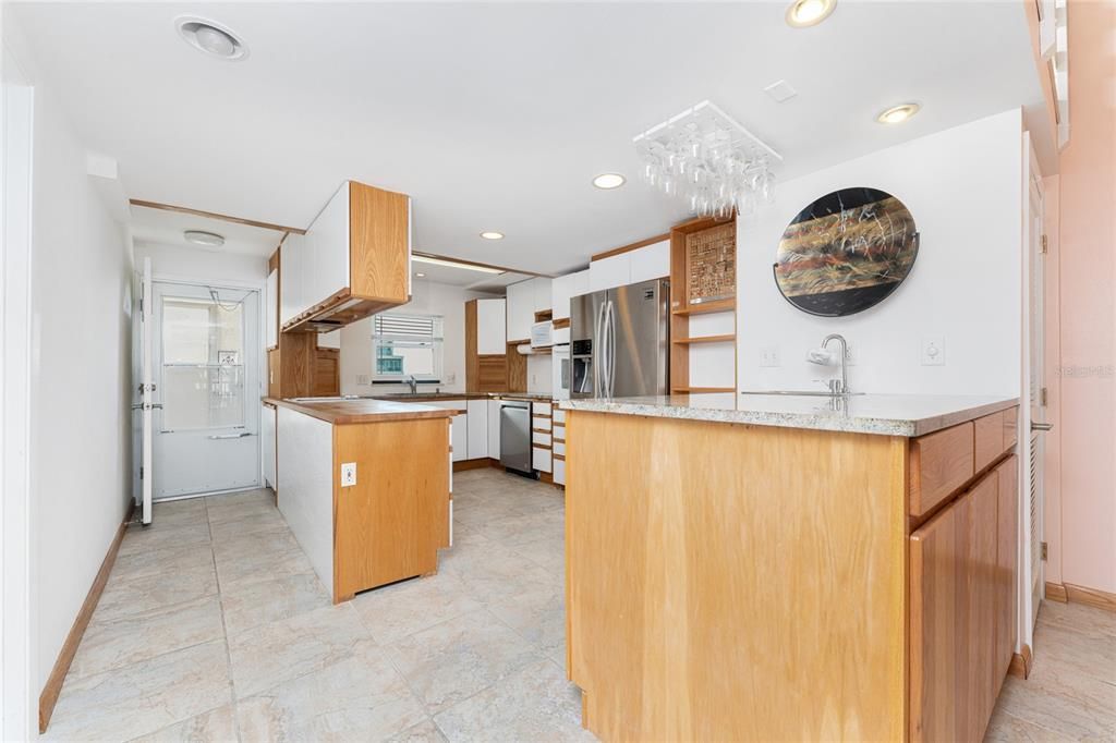 На продажу: $479,000 (2 спален, 2 ванн, 1293 Квадратных фут)